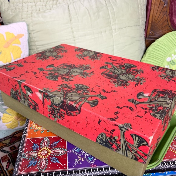 Vintage Christmas Box - Picture 7 of 7